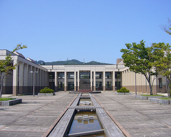 富山大学